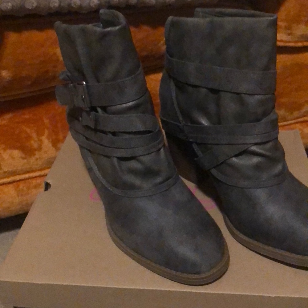Brand new never been worn sugar heel boots